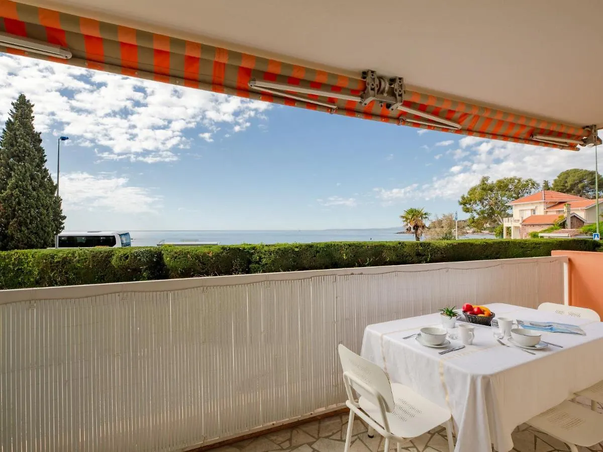 Studio Residence Les Gemeaux By Interhome Saint-Raphael