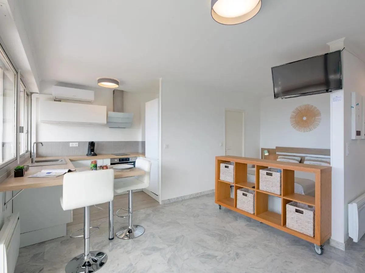 Studio Residence Les Gemeaux By Interhome Saint-Raphael  France