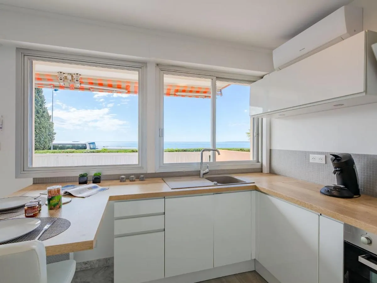 Apartment Studio Residence Les Gemeaux By Interhome Saint-Raphael